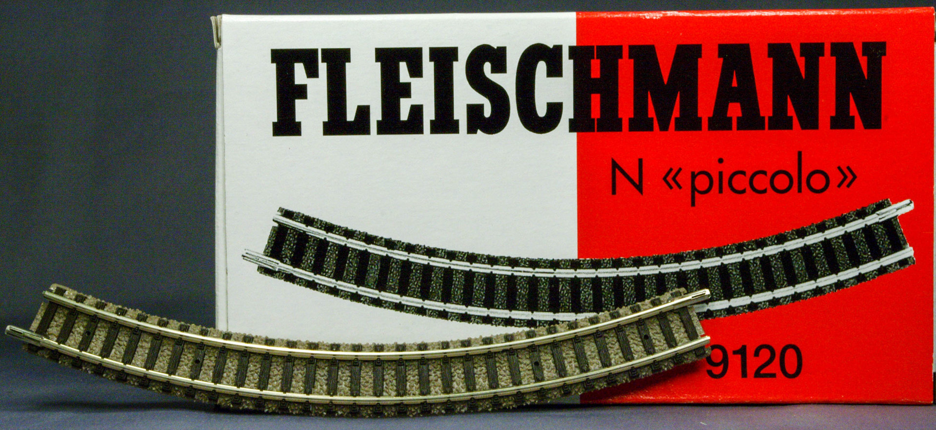 Fleischmann N 9120 1 Stück gebogenes Gleis R 192 45° TR334 