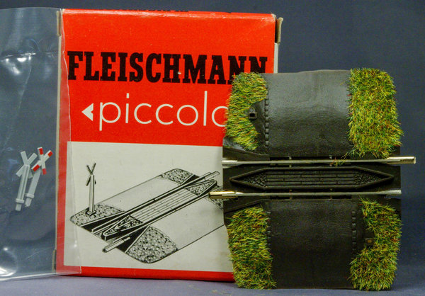 Fleischmann 9499 N Unbeschrankter Bahnübergang
