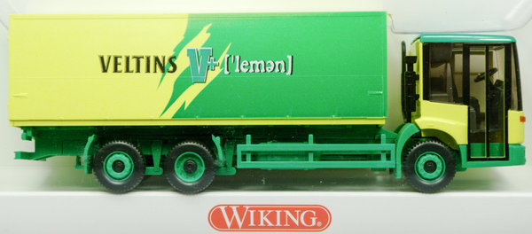Wiking 56140 H0 Getränkekoffer-LKW (MB Econic) Veltins V+(lemon)