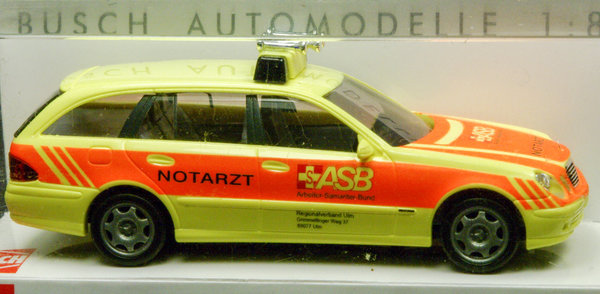 Busch 49452 H0. MB E-Klasse T-Modell "ASB" Notarzt