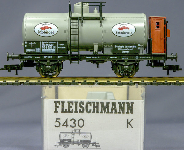 Fleischmann 5430 H0 Kesselwagen der DRG mit Bremserhaus Z "Köln" und „Mobil Oil“ Beschriftung