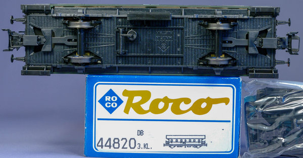 Roco 44820 H0 Personenwagen 3. Kl. der DB Epoche III. DC - Speichenräder.