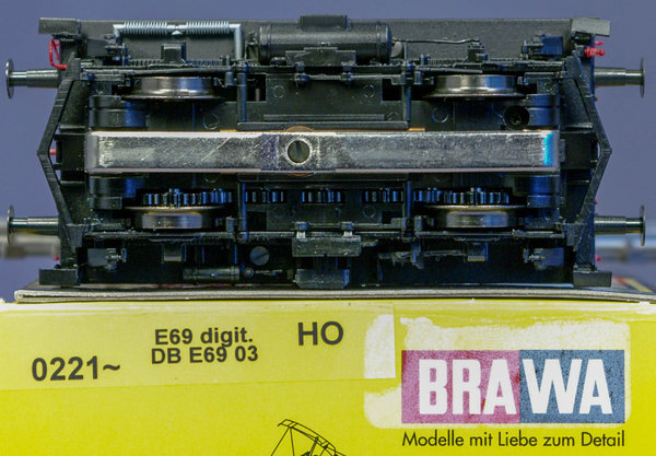 Brawa 0221 H0 Elektrolokomotive BR E 69 der DB in rot. Epoche III. Modell für AC-digital MOTOROLA .