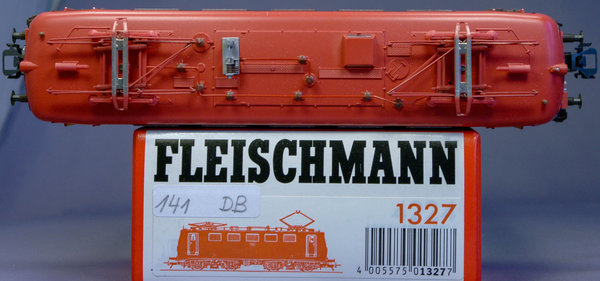 Fleischmann 1327 H0 E - Lok BR 141 der DB in orientroter Lackierung. Epoche V. AC - analog.