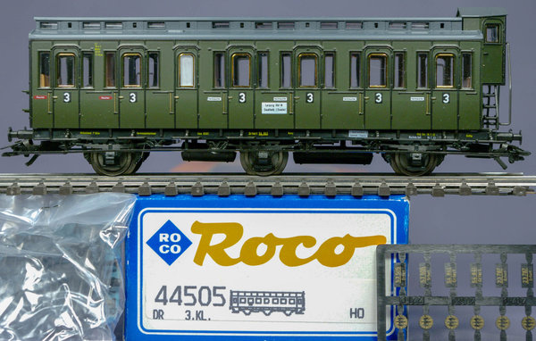 Roco 44505 H0 Abteilwagen 3.Kl. der DRG. 3-achser Wagen, mit Bremserhaus. AC Radsätze(Märklin System