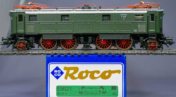 Roco 69621 H0 E-Lok BR E16 der DB in grüner Farbgebung. AC - digital für das Märklin System. Epoche