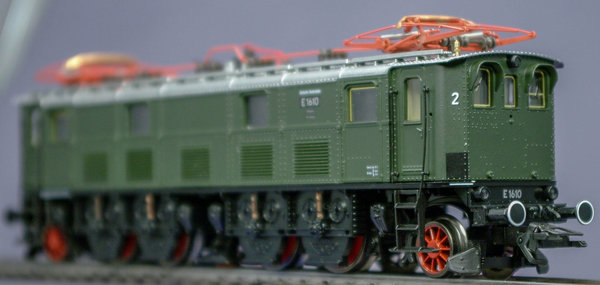 Roco 69621 H0 E-Lok BR E16 der DB in grüner Farbgebung. AC - digital für das Märklin System. Epoche