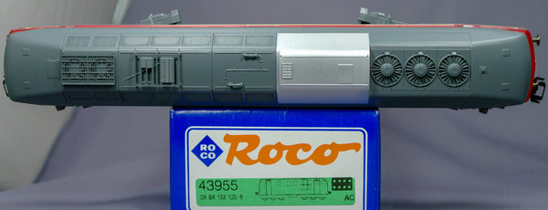 Roco 43955 H0 Diesellok BR 132 der DR im rot/grau der Epoche IV. AC - Analog(Märklin System)