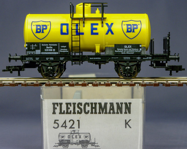 Fleischmann 5421 H0 Kesselwagen der DRG mit Bremserbühne und „BP OLEX“ Beschriftung.