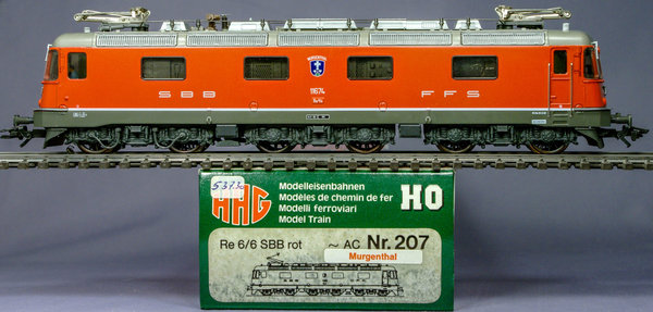 HAG 207 H0 E-Lok Serie Re 6/6 der SBB in rot. "Murgenthal" AC - Modell analog.