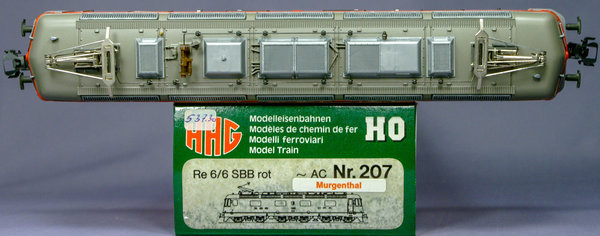 HAG 207 H0 E-Lok Serie Re 6/6 der SBB in rot. "Murgenthal" AC - Modell analog.