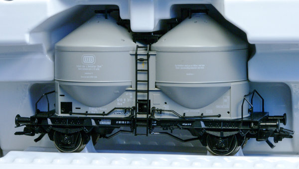 Roco 44035 H0. Güterwagen-Set der DB, aus drei Ucs Silowagen. Epoche IV.