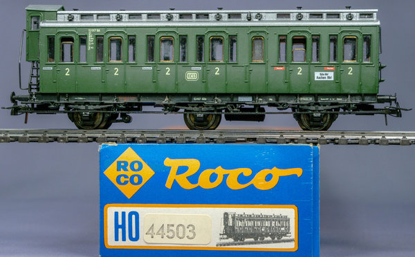 Roco 44503 H0 Abteilwagen 2.Kl. der DB. 3-achser Wagen, mit Bremserhaus. AC Radsätze(Märklin System)
