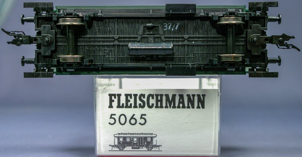 Fleischmann 5065 H0 Personenwagen 3. Klasse mit Gepäckabteil der Bauart CPwi pr05a der DRG.