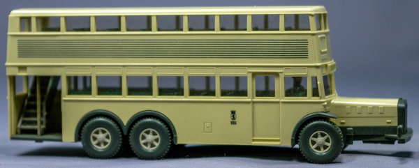Wiking 873 H0  D 38 Doppeldecker-Bus in creme mit 9 Zierlinien.